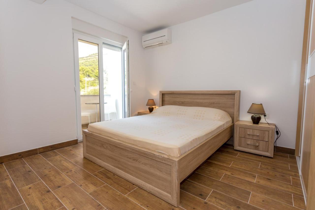 Butique Maris Appartement Komarna Buitenkant foto