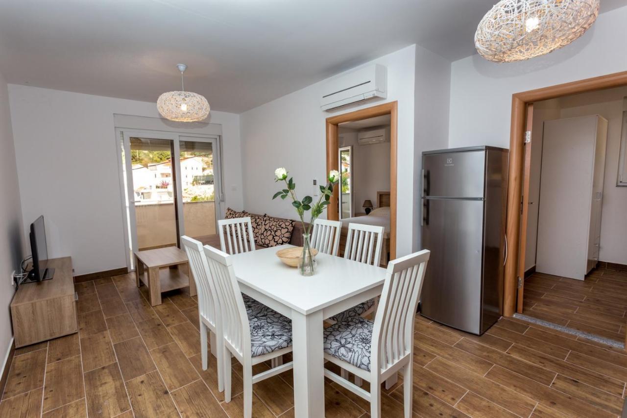 Butique Maris Appartement Komarna Buitenkant foto