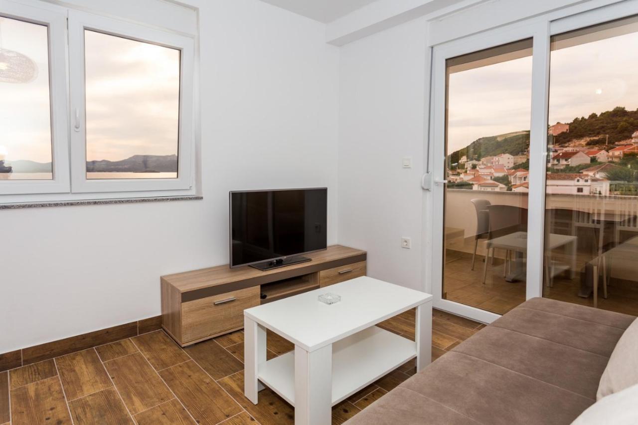 Butique Maris Appartement Komarna Buitenkant foto